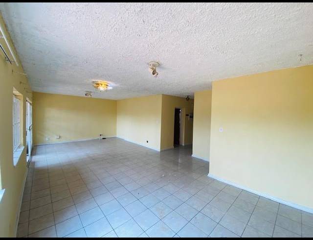 3 BEDROOM PROPERTY TO RENT IN CLAYVILLE EAST